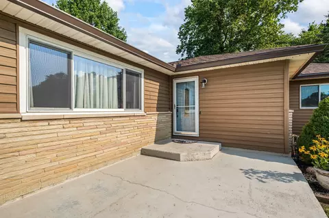 Exterior - 4179 Upper Valley Pike, Springfield, OH 45502 photo 3 of 6
