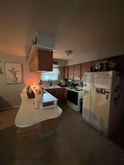 Kitchen - 419 Riverside Dr, Sidney, OH 45365 photo 2 of 2