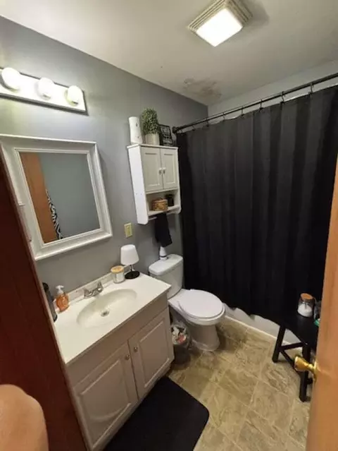 Bath - 419 Riverside Dr, Sidney, OH 45365 photo 1 of 2