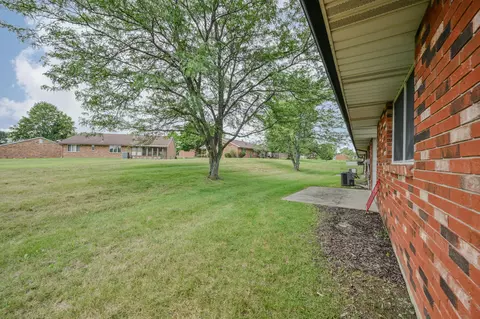 Exterior - 3051 Argonne Ln, Springfield, OH 45503 photo 4 of 7