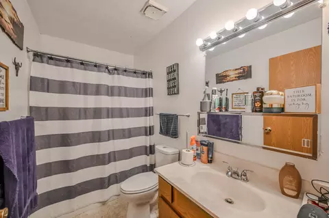 Bath - 3051 Argonne Ln, Springfield, OH 45503 photo 2 of 2