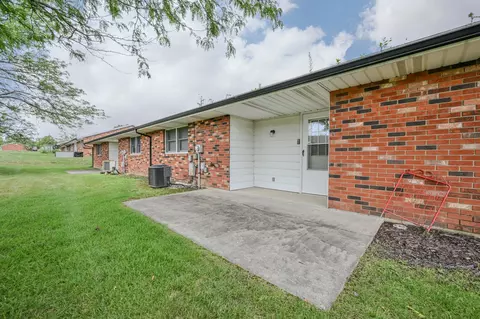 Exterior - 3051 Argonne Ln, Springfield, OH 45503 photo 6 of 7