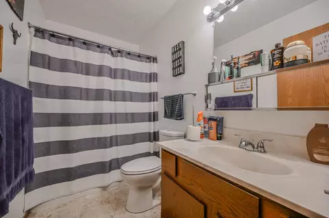 Bath - 3051 Argonne Ln, Springfield, OH 45503 photo 1 of 2