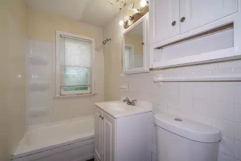 Bath - 345 E Bruce Ave, Dayton, OH 45405 photo 1 of 2