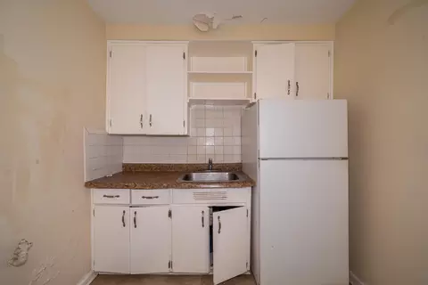 Kitchen - 345 E Bruce Ave, Dayton, OH 45405 photo 2 of 2