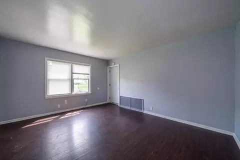 Living - 333 E Bruce Ave, Dayton, OH 45405 photo 4 of 4