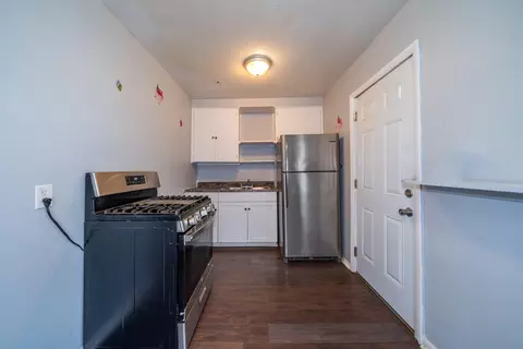 Kitchen - 333 E Bruce Ave, Dayton, OH 45405 photo 1 of 2