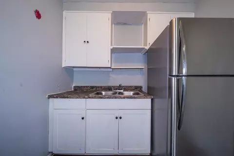 Kitchen - 333 E Bruce Ave, Dayton, OH 45405 photo 2 of 2