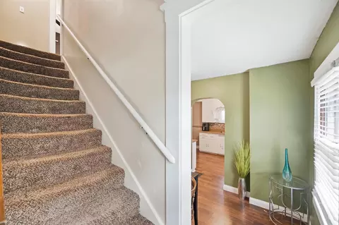 Entry Way - 450 E Cassilly St, Springfield, OH 45503 photo 9 of 14