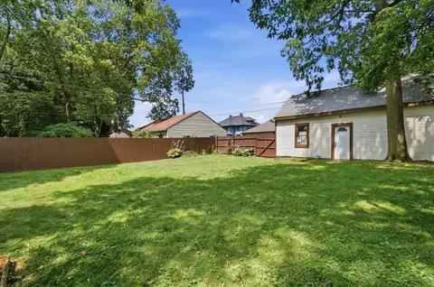 Exterior - 450 E Cassilly St, Springfield, OH 45503 photo 11 of 18