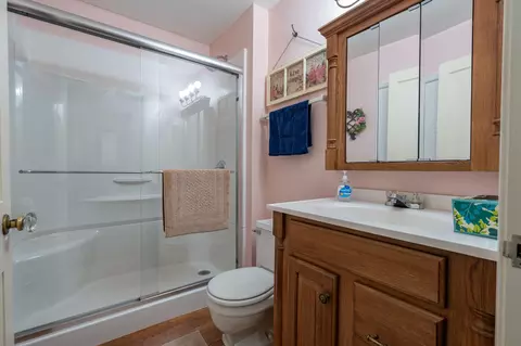 Bath - 1971 Oak Knoll Dr, Springfield, OH 45504 photo 1 of 3