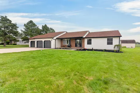 Exterior - 17212 Sharp Rd, Sidney, OH 45365 photo 5 of 10