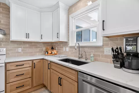 Kitchen - 17212 Sharp Rd, Sidney, OH 45365 photo 4 of 6
