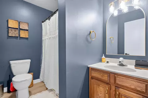 Bath - 17212 Sharp Rd, Sidney, OH 45365 photo 3 of 3