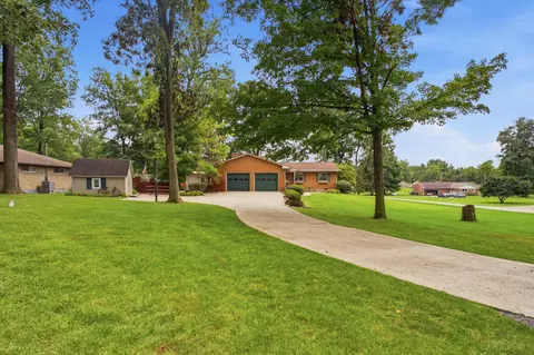 Exterior - 3144 Lark Ln, Springfield, OH 45502 photo 5 of 31