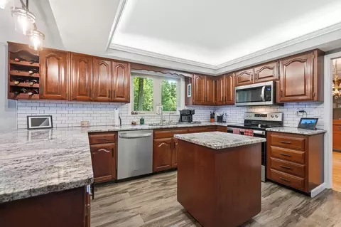 Kitchen - 3144 Lark Ln, Springfield, OH 45502 photo 2 of 7