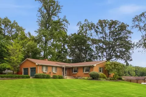 Exterior - 3144 Lark Ln, Springfield, OH 45502 photo 2 of 31