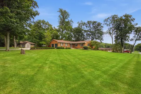 Exterior - 3144 Lark Ln, Springfield, OH 45502 photo 10 of 31