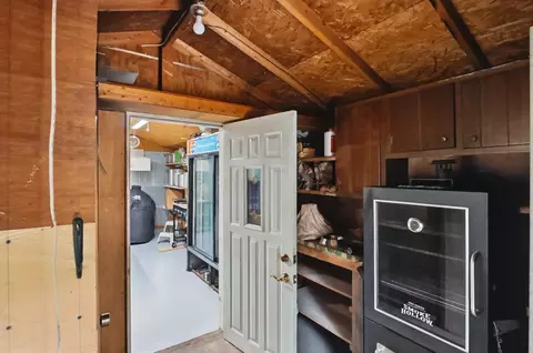 Entry Way - 3144 Lark Ln, Springfield, OH 45502 photo 6 of 6