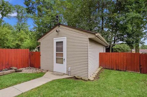Exterior - 3144 Lark Ln, Springfield, OH 45502 photo 29 of 31