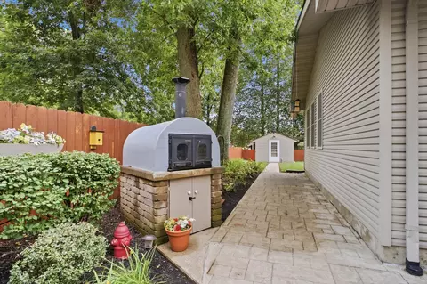 Exterior - 3144 Lark Ln, Springfield, OH 45502 photo 25 of 31