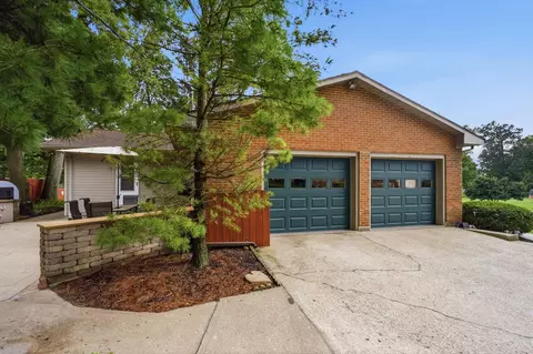 Exterior - 3144 Lark Ln, Springfield, OH 45502 photo 11 of 31