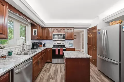 Kitchen - 3144 Lark Ln, Springfield, OH 45502 photo 6 of 7