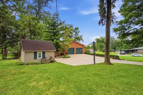 Exterior - 3144 Lark Ln, Springfield, OH 45502 photo 7 of 31