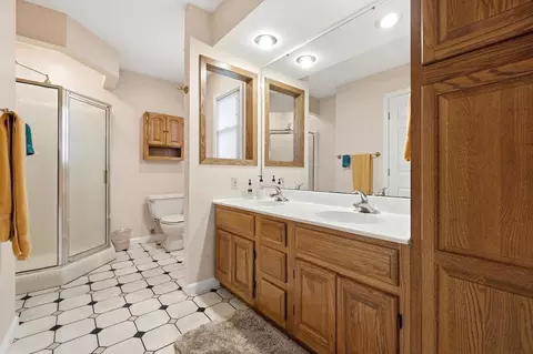 Bath - 3144 Lark Ln, Springfield, OH 45502 photo 3 of 6