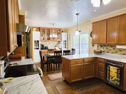 Kitchen - 6670 Middle Urbana Rd, Springfield, OH 45502 photo 6 of 8