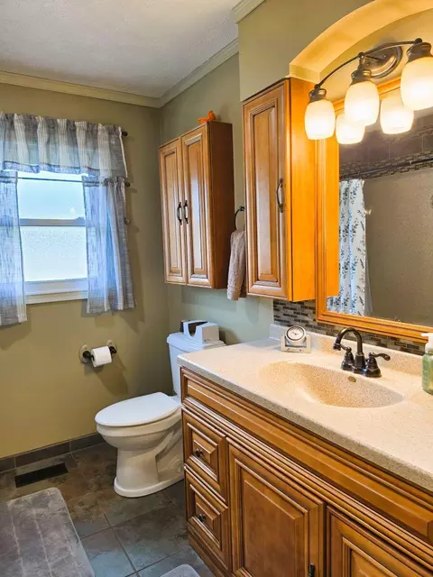 Bath - 6670 Middle Urbana Rd, Springfield, OH 45502 photo 3 of 3