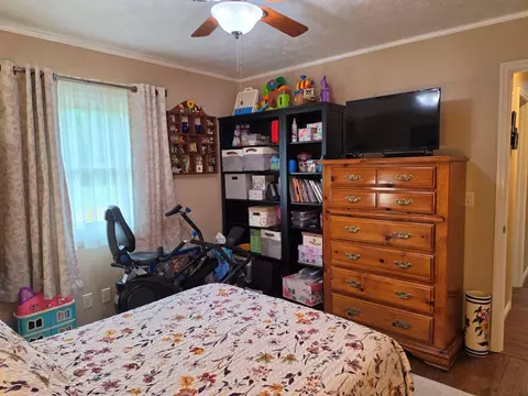Bedroom - 6670 Middle Urbana Rd, Springfield, OH 45502 photo 5 of 8