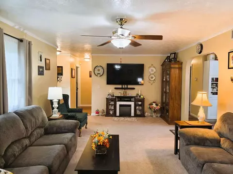 Living - 6670 Middle Urbana Rd, Springfield, OH 45502 photo 2 of 5