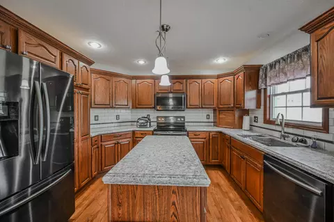 Kitchen - 1324 Westview Ave, Springfield, OH 45502 photo 1 of 2