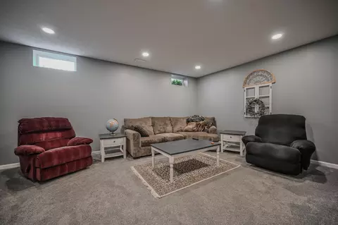 Living - 1324 Westview Ave, Springfield, OH 45502 photo 3 of 3