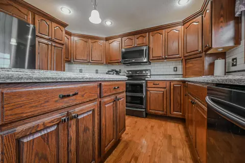 Kitchen - 1324 Westview Ave, Springfield, OH 45502 photo 2 of 2