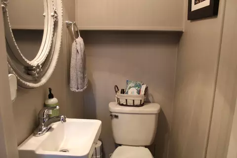 Bath - 1800 Pembrook Rd, Springfield, OH 45504 photo 1 of 1