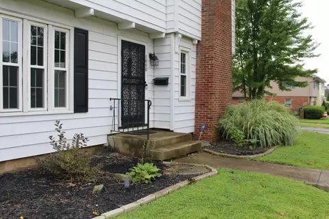 Exterior - 1800 Pembrook Rd, Springfield, OH 45504 photo 3 of 5