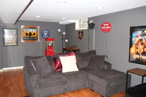 Living - 1800 Pembrook Rd, Springfield, OH 45504 photo 2 of 2
