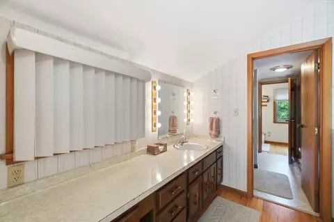 Bath - 2700 Cardinal Rd, Springfield, OH 45502 photo 6 of 7