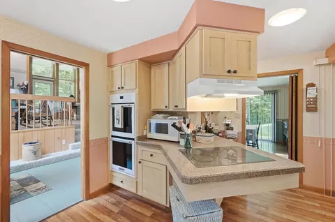 Kitchen - 2700 Cardinal Rd, Springfield, OH 45502 photo 4 of 7