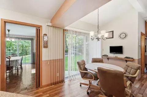 Dining - 2700 Cardinal Rd, Springfield, OH 45502 photo 1 of 5