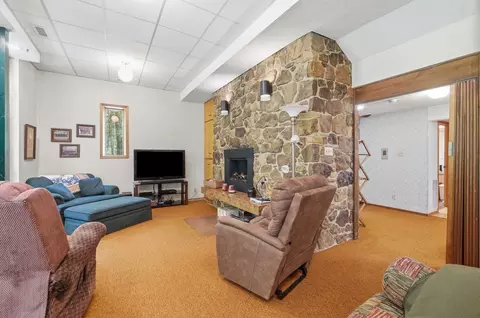 Living - 2700 Cardinal Rd, Springfield, OH 45502 photo 10 of 13