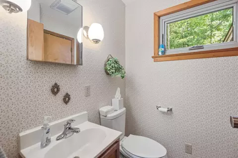 Bath - 2700 Cardinal Rd, Springfield, OH 45502 photo 1 of 7