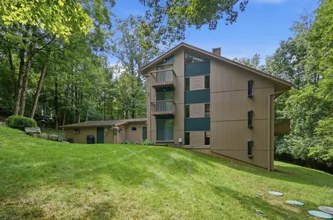 Exterior - 2700 Cardinal Rd, Springfield, OH 45502 photo 11 of 17