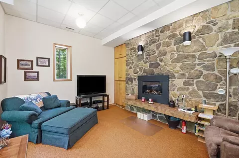 Living - 2700 Cardinal Rd, Springfield, OH 45502 photo 11 of 13