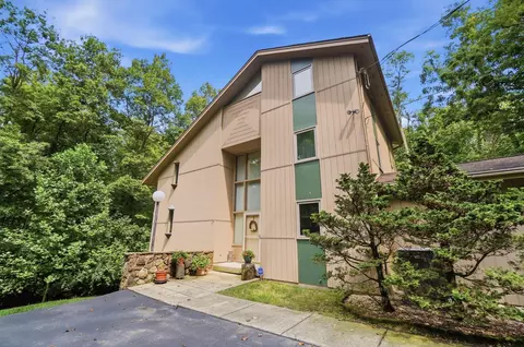 Exterior - 2700 Cardinal Rd, Springfield, OH 45502 photo 7 of 17