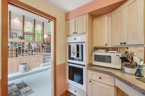 Kitchen - 2700 Cardinal Rd, Springfield, OH 45502 photo 5 of 7