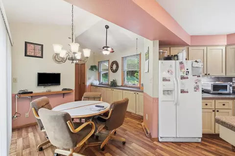 Dining - 2700 Cardinal Rd, Springfield, OH 45502 photo 2 of 5