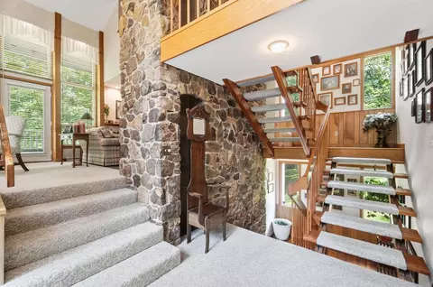 Entry Way - 2700 Cardinal Rd, Springfield, OH 45502 photo 6 of 17